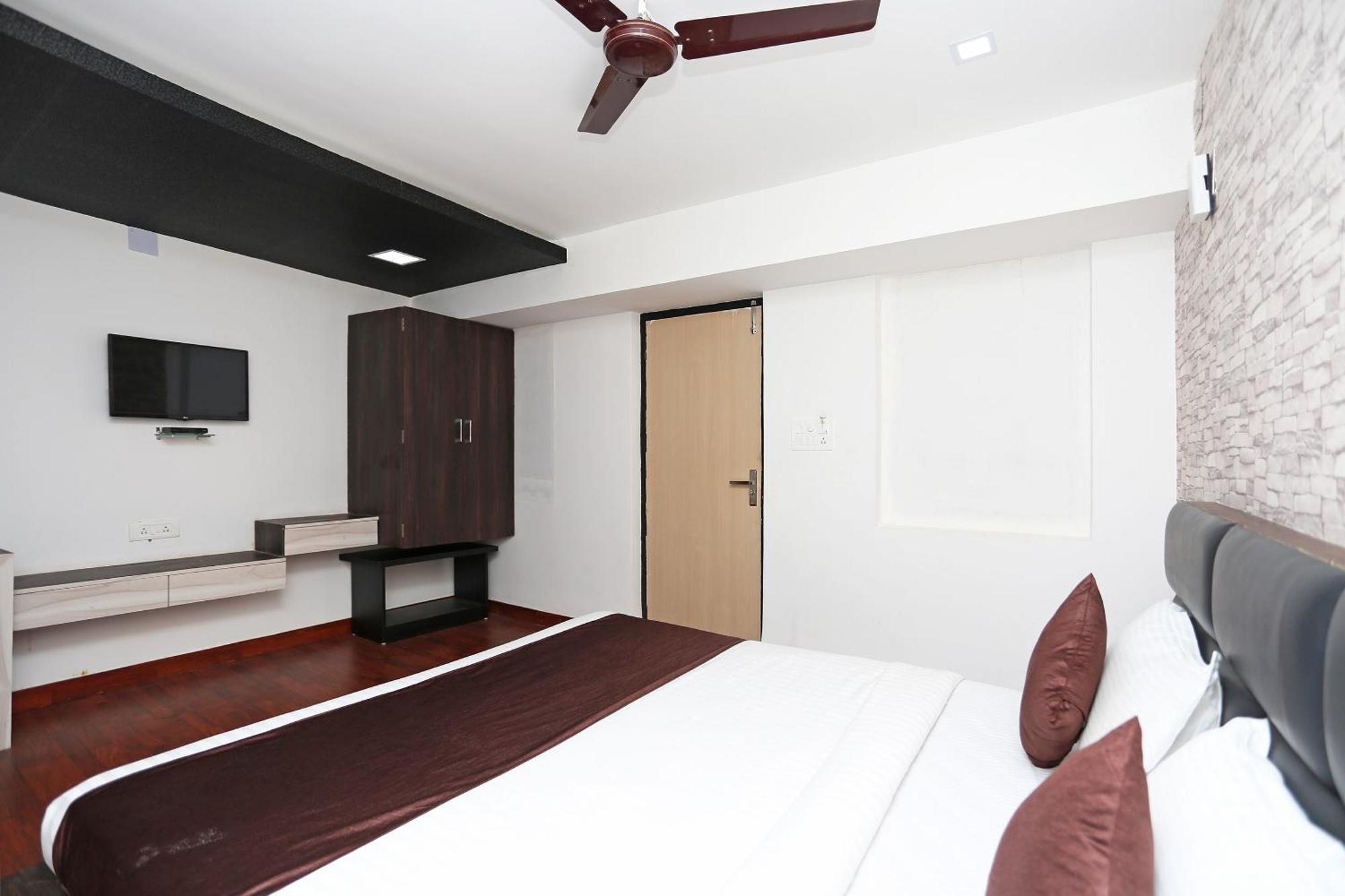 Super Capital O Sai Jagannath Hotell Khandagiri Exteriör bild