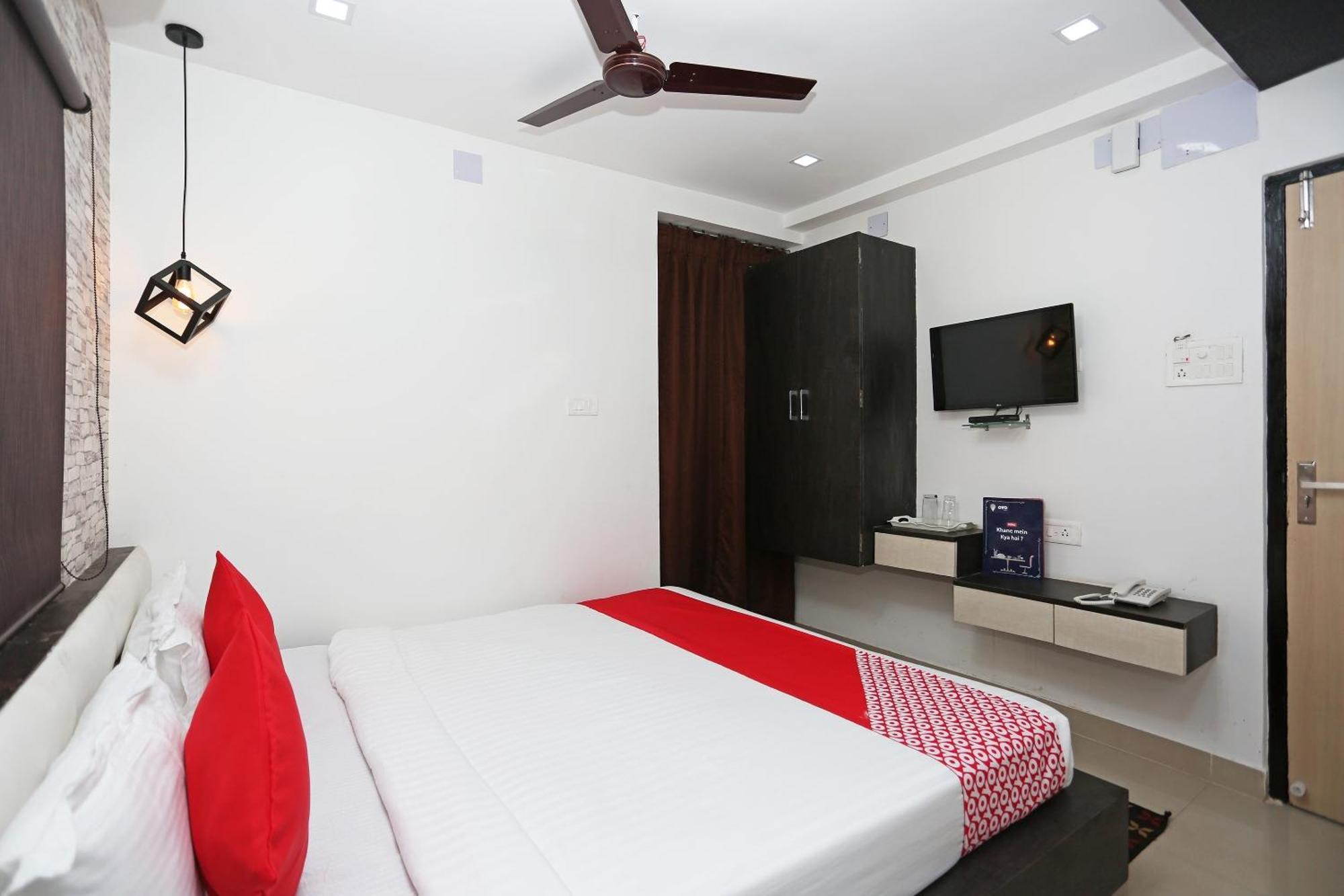 Super Capital O Sai Jagannath Hotell Khandagiri Exteriör bild