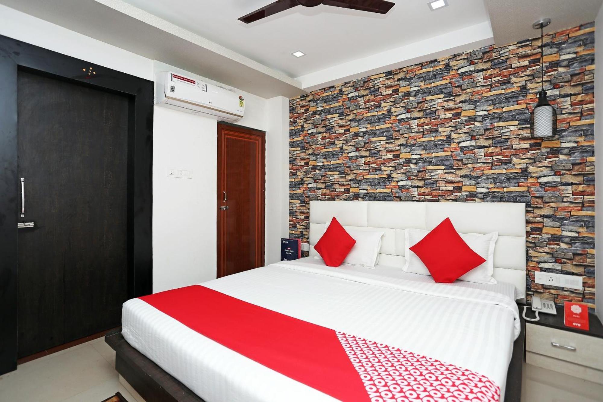 Super Capital O Sai Jagannath Hotell Khandagiri Exteriör bild