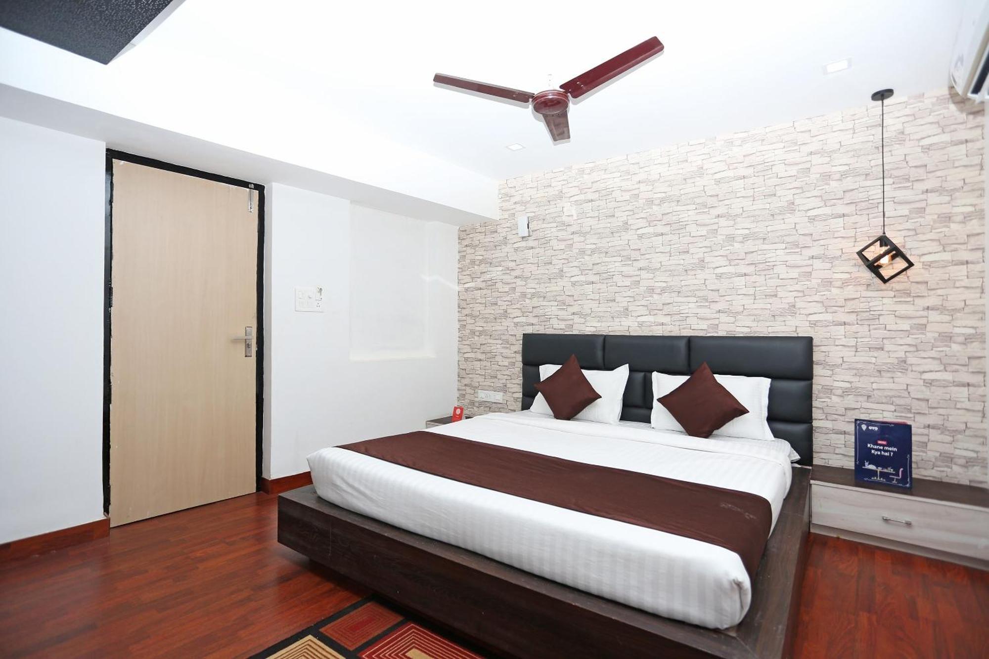 Super Capital O Sai Jagannath Hotell Khandagiri Exteriör bild