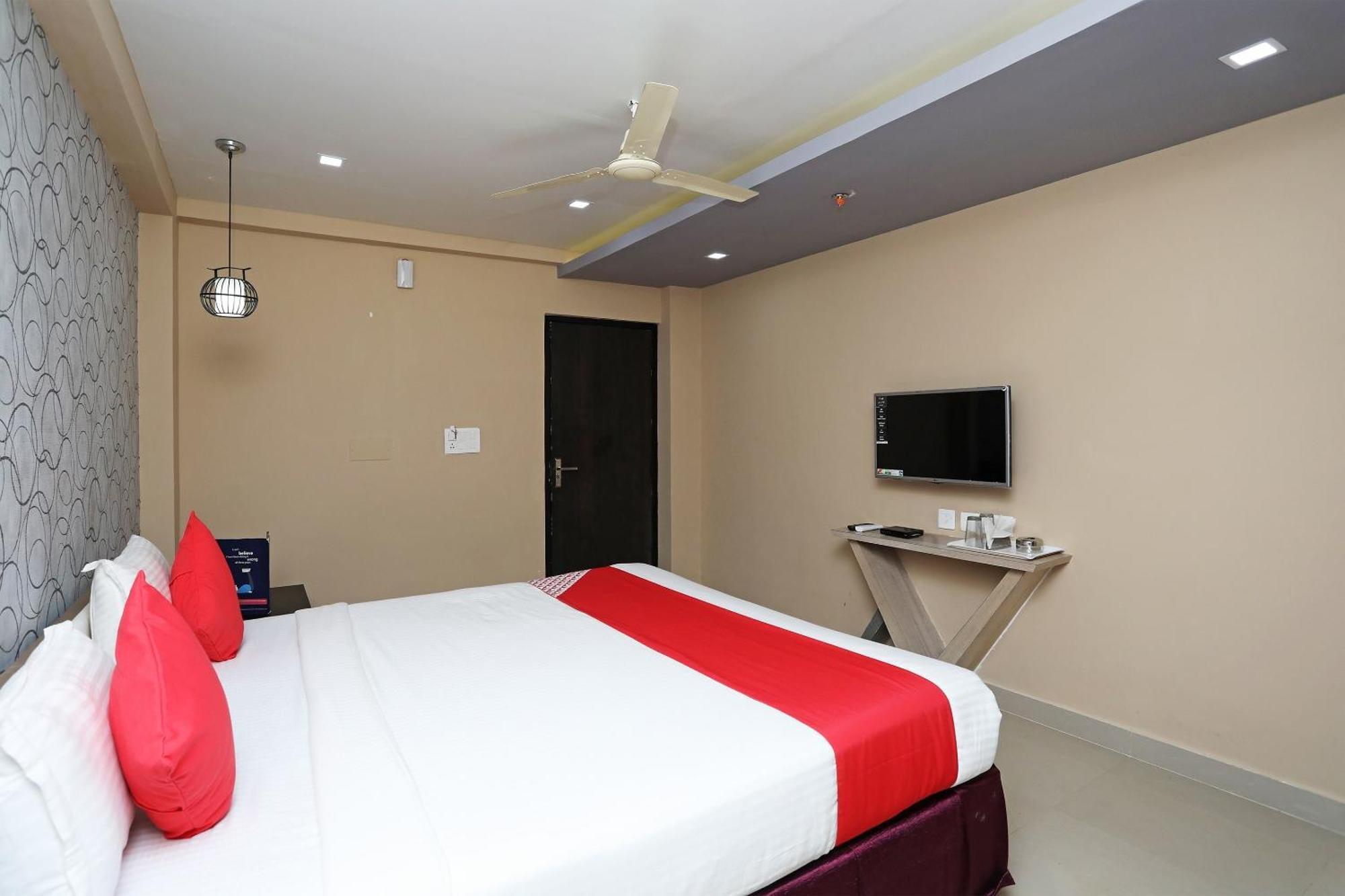 Super Capital O Sai Jagannath Hotell Khandagiri Exteriör bild