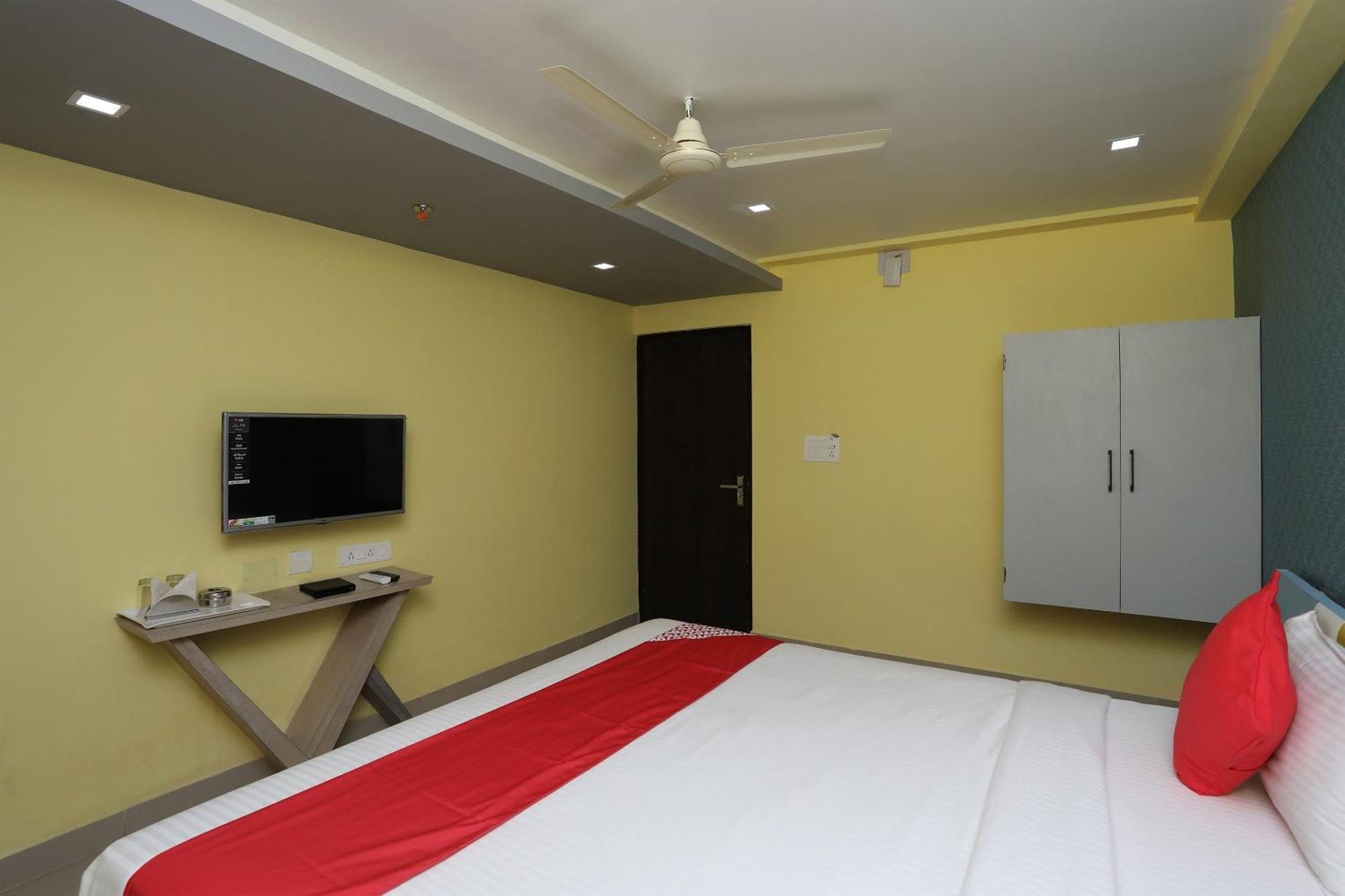 Super Capital O Sai Jagannath Hotell Khandagiri Exteriör bild